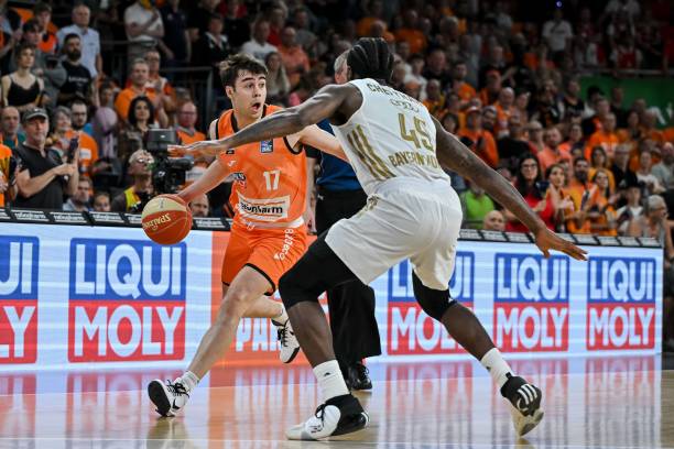 着良好关系 着良好关系