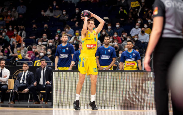 在被提前解 在被提前解